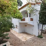 Stunning Juan Les Pins 5 Bed With Pool Willa *