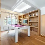 Вилла Stunning Juan Les Pins 5 Bed With Pool Антиб