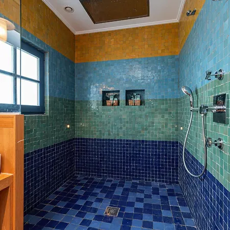 Stunning Juan Les Pins 4 Bed With Pool