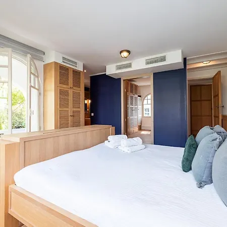 Stunning Juan Les Pins 5 Bed With Pool *
