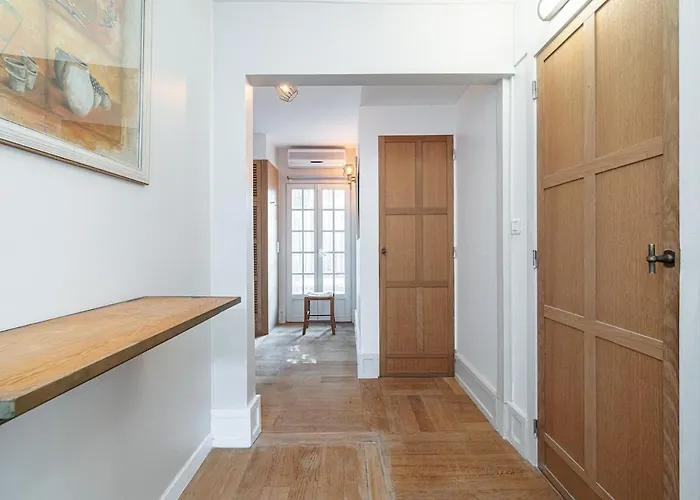 Stunning Juan Les Pins 5 Bed With Pool *