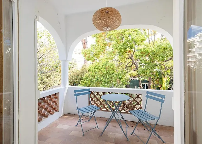 Stunning Juan Les Pins 5 Bed With Pool 别墅 *