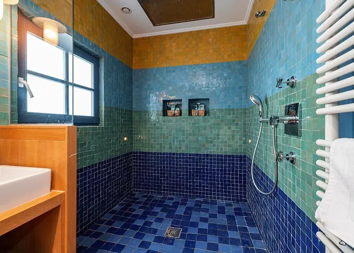 Stunning Juan Les Pins 5 Bed With Pool