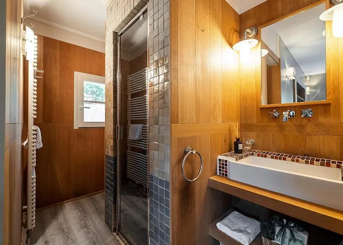 Stunning Juan Les Pins 5 Bed With Pool 别墅 *