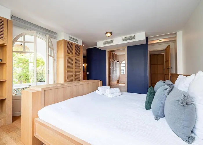 Stunning Juan Les Pins 5 Bed With Pool *