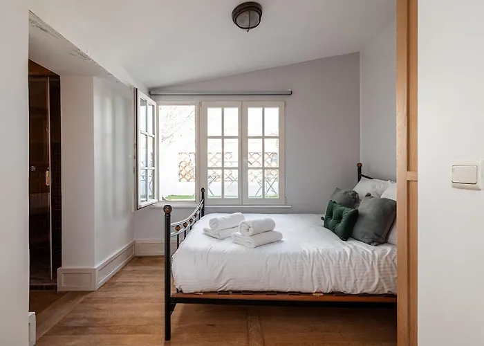 Stunning Juan Les Pins 5 Bed With Pool 别墅 *