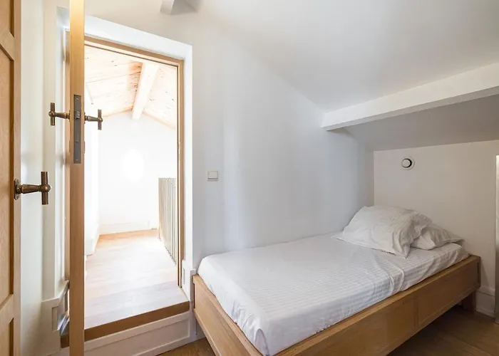 Stunning Juan Les Pins 5 Bed With Pool 别墅 昂蒂布