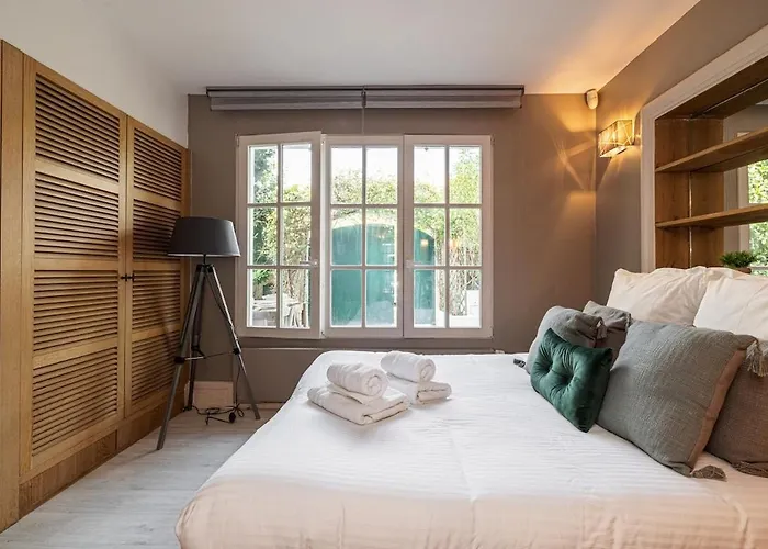 Stunning Juan Les Pins 5 Bed With Pool 别墅 *