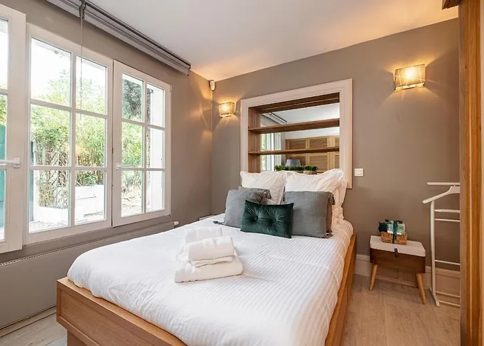 Stunning Juan Les Pins 5 Bed With Pool 别墅 *