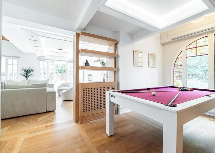 Stunning Juan Les Pins 5 Bed With Pool 昂蒂布