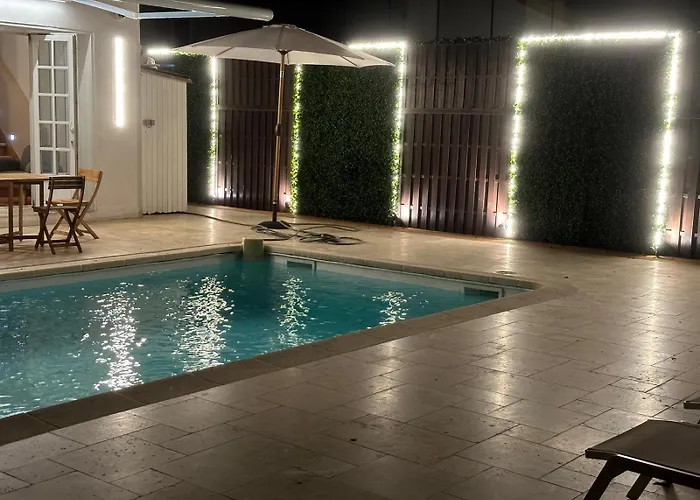 Stunning Juan Les Pins 5 Bed With Pool 别墅